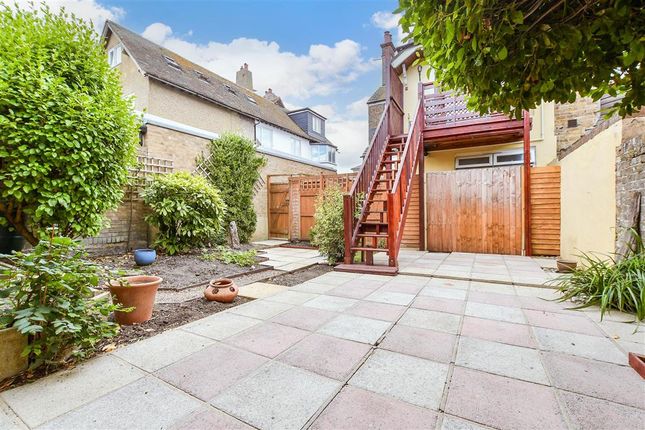 3 bedroom maisonette for sale