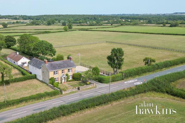 The Common, Brinkworth SN15 5 5 bed detached house for sale