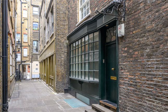 Cloth Fair, London, EC1A 2 bed terraced house for sale