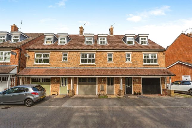 3 bedroom town house for sale
