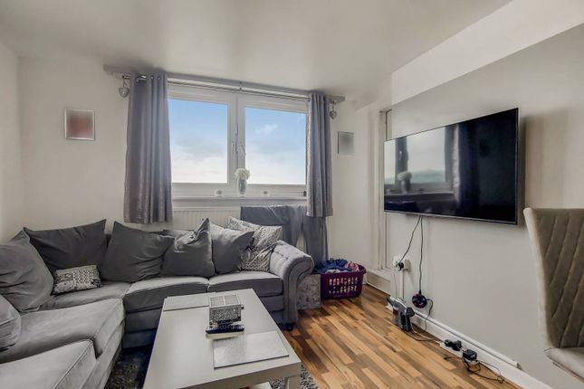 Partridge Way, Wood Green, London, N22 2 bed flat for sale