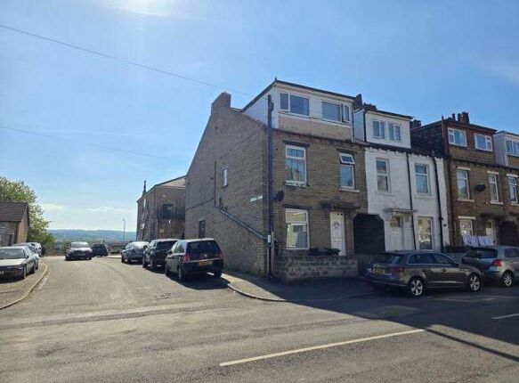 4 bedroom end of terrace house for sale