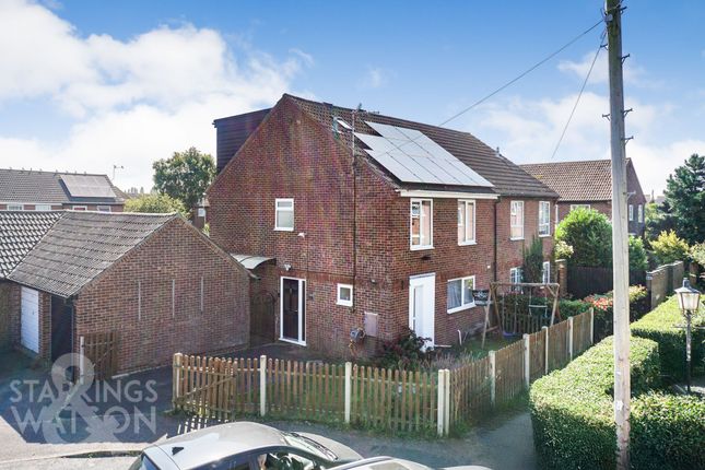 Blenheim Avenue, Martham, Great Yarmouth 5 bed semi
