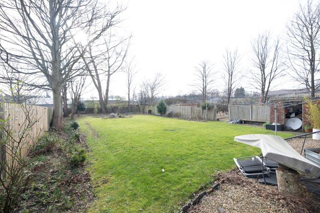 5 bedroom semi-detached house for sale