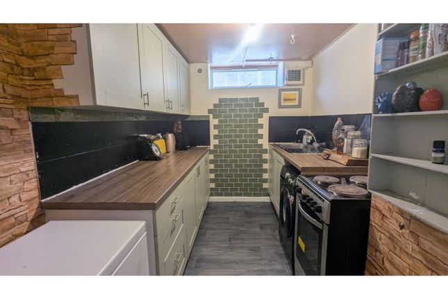 2 bed flat