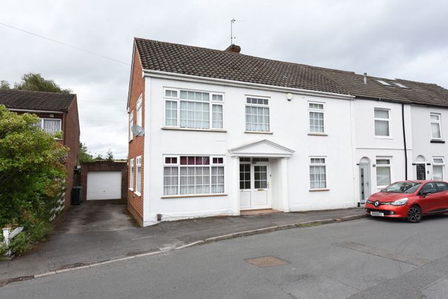 Brook Street, Kingswinford DY6 3 bed end of terrace house for sale