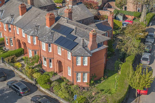 5 bedroom end of terrace house for sale