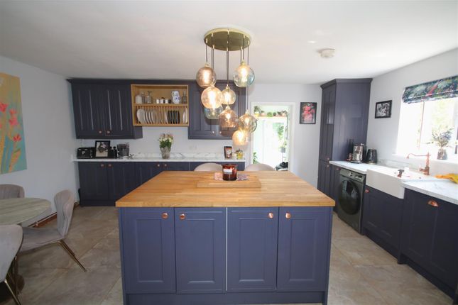Bigbury Road, Chartham Hatch, Canterbury 5 bed detached bungalow for sale