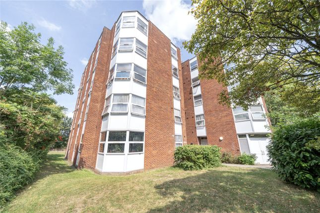Riverside Close, Hanwell 2 bed apartment for sale
