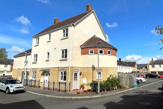 Gunville Gardens, Milborne Port 3 bed maisonette for sale