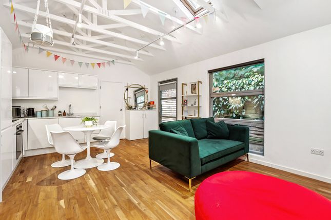 1 bedroom semi-detached house for sale