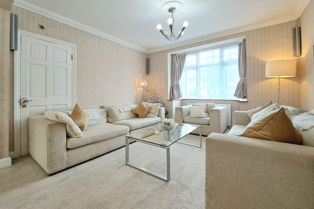 3 bed end terrace house