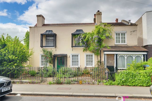 Brigadier Hill, Enfield, Middlesex, EN2 3 bed semi