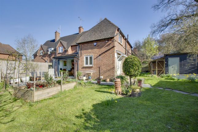 Sibleys Rise, South Heath HP16 3 bed semi