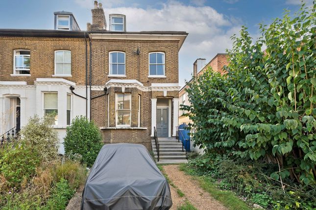 Askew Road, London W12 3 bed flat for sale