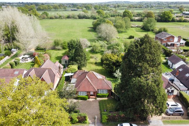 Moneyrow Green, Maidenhead 2 bed detached bungalow for sale