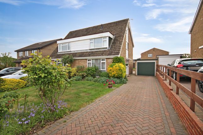 Ash Close, Crawley Down, RH10 3 bed semi