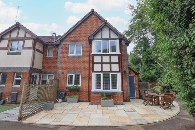 Lyndsey Close, Farnborough GU14 1 bed end of terrace house for sale