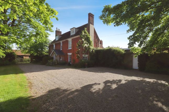 6 bedroom detached house for sale