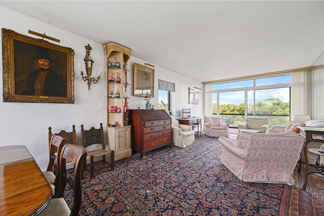 Park Close, Ilchester Place, London, W14 3 bed apartment for sale