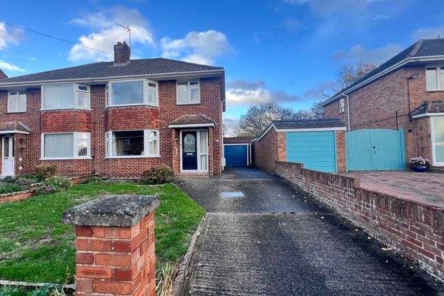 Lavington Drive, Longlevens... 3 bed semi