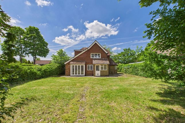 Comptons Lane, Horsham RH13 3 bed detached house for sale