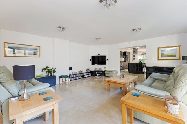 Uxbridge Road, Mill End... 4 bed link detached house for sale