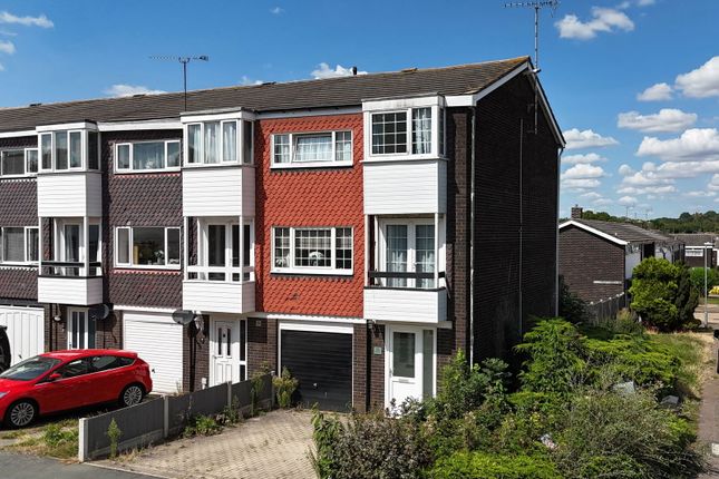 Trindehay, Basildon SS15 4 bed townhouse for sale