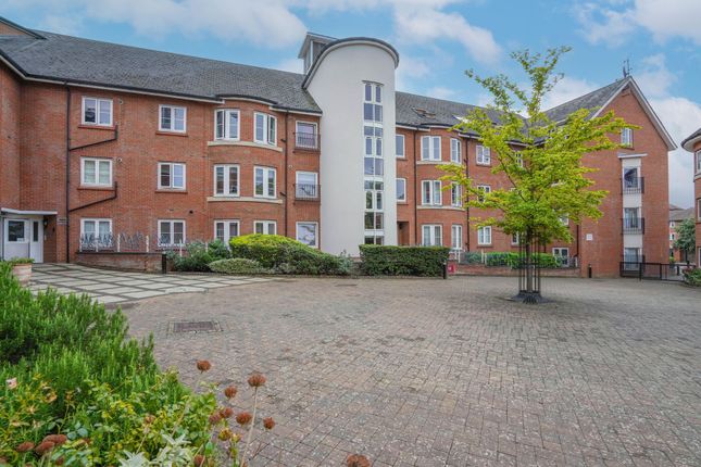 Quakers Court, Abingdon OX14 2 bed flat for sale