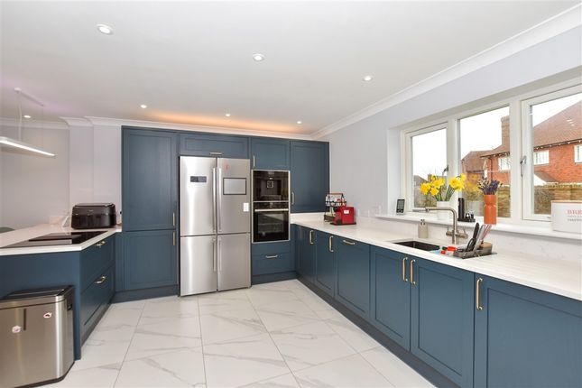 4 bed detached house