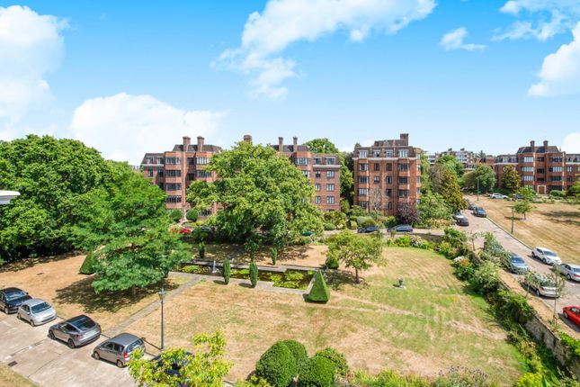 Selwyn House, Manor Fields, London 4 bed flat for sale