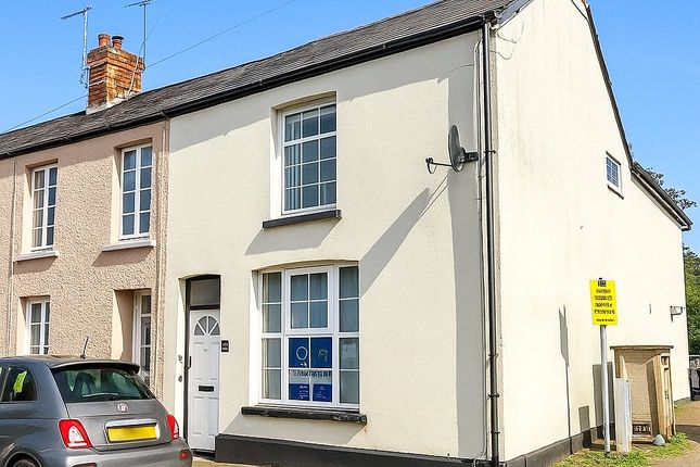 3 bed end terrace house