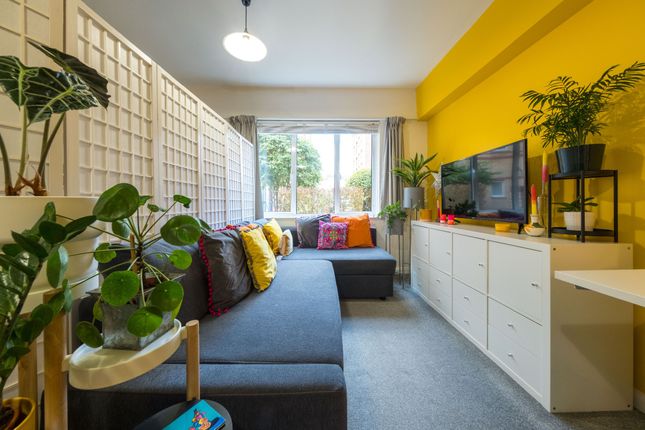 Studio flat for sale