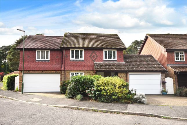Copthorne, RH10 5 bed detached house for sale