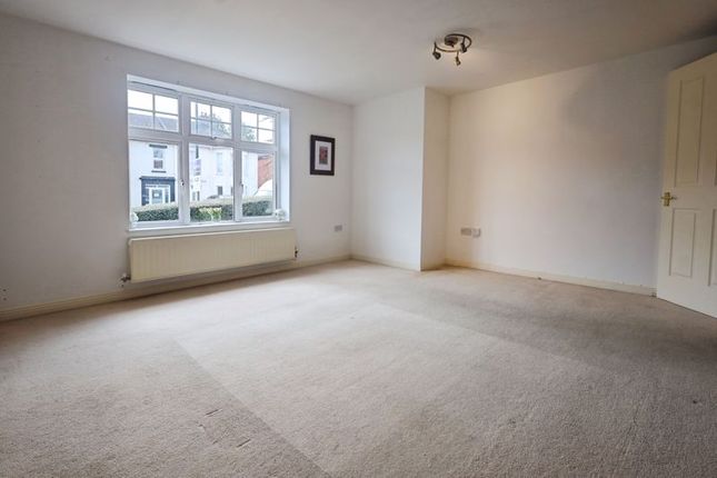 Malmesbury Park Road, Bournemouth BH8 2 bed ground floor flat for sale