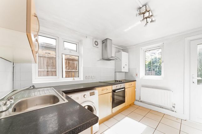 Nutcroft Road, Peckham, London, SE15 1 bed ground floor flat for sale