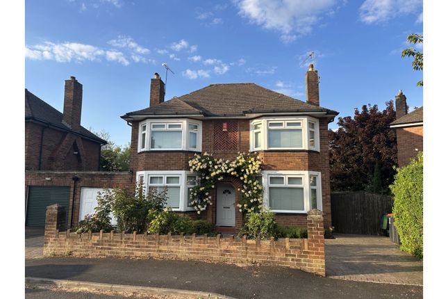 3 bed detached house