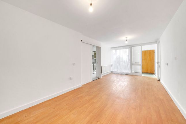 Centurion Close, London N7 1 bed flat for sale