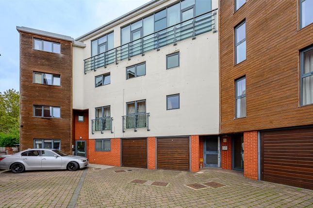 Windsor Court, York, YO31 7RY 1 bed flat for sale