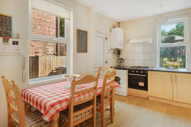 Lenton Boulevard, Nottingham NG7 4 bed semi