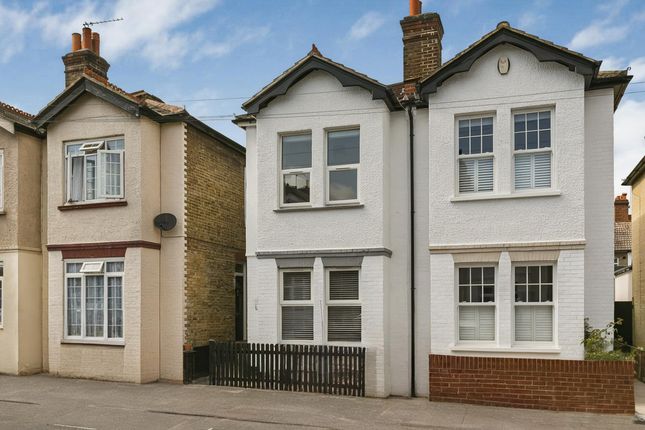 2 bedroom semi-detached house for sale