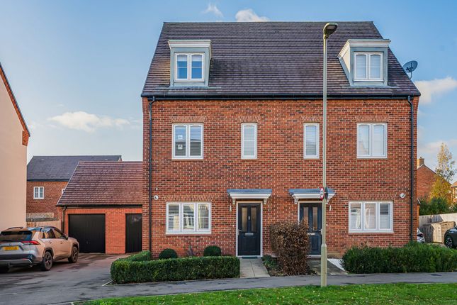 Howard Road, Upper Heyford, OX25 4 bed semi