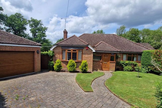 Manor Close, East Horsley 2 bed detached bungalow for sale