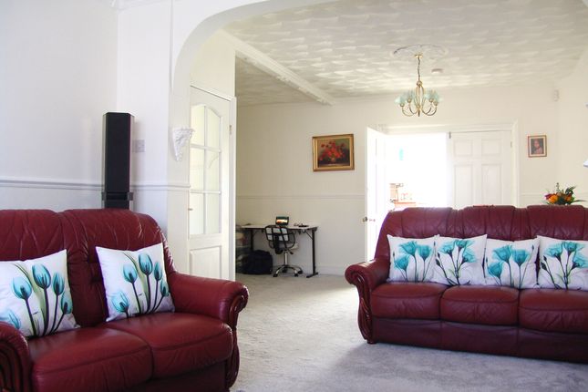 Tinto Road, London E16 3 bed terraced house for sale