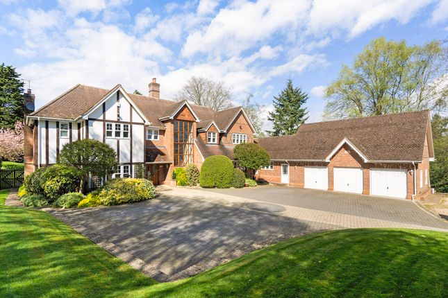 6 bed detached house