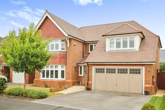 5 bedroom detached house for sale