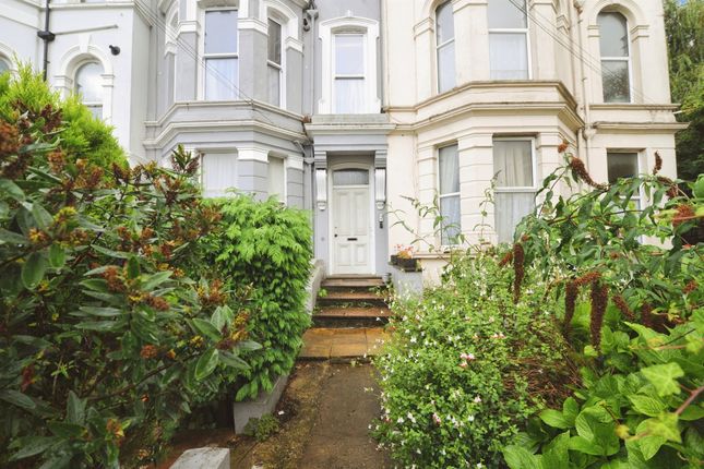 1 bedroom ground floor flat for sale