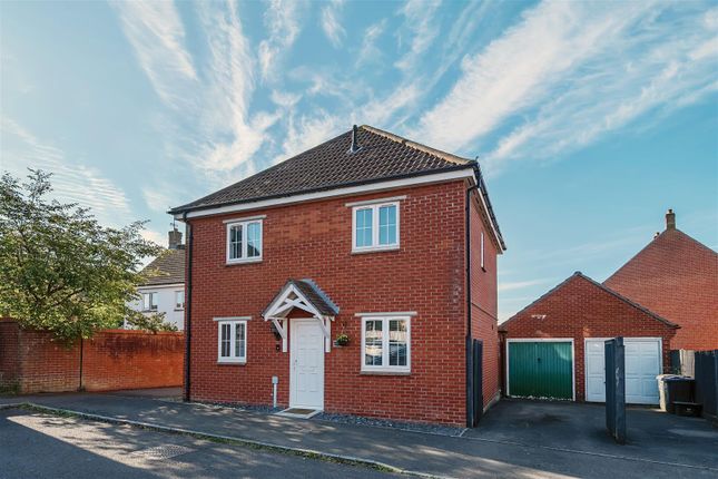 Freeman Road, Devizes 3 bed detached house for sale