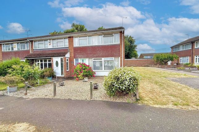 Clarkes Way, Houghton Regis 3 bed end of terrace house for sale