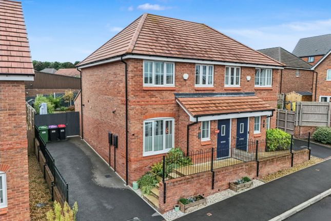 3 bedroom semi-detached house for sale